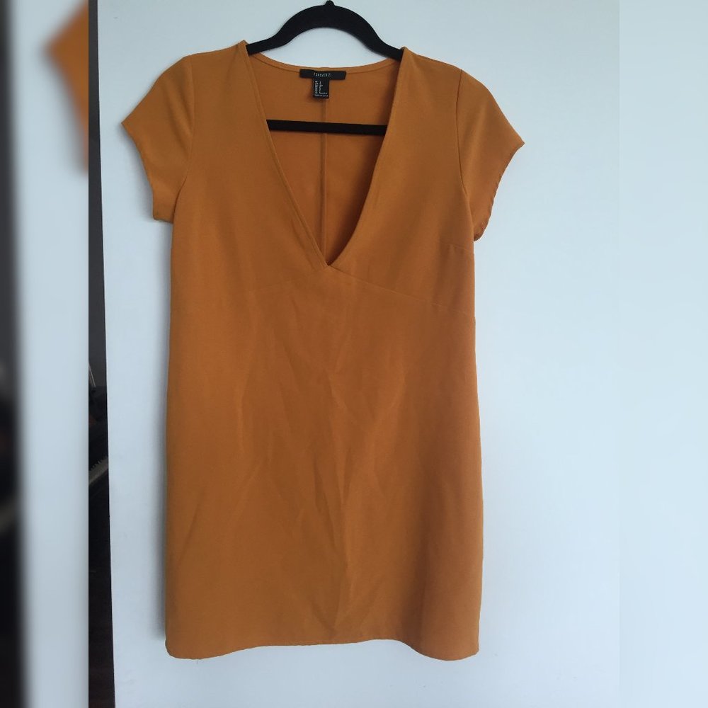 V neck short dress.